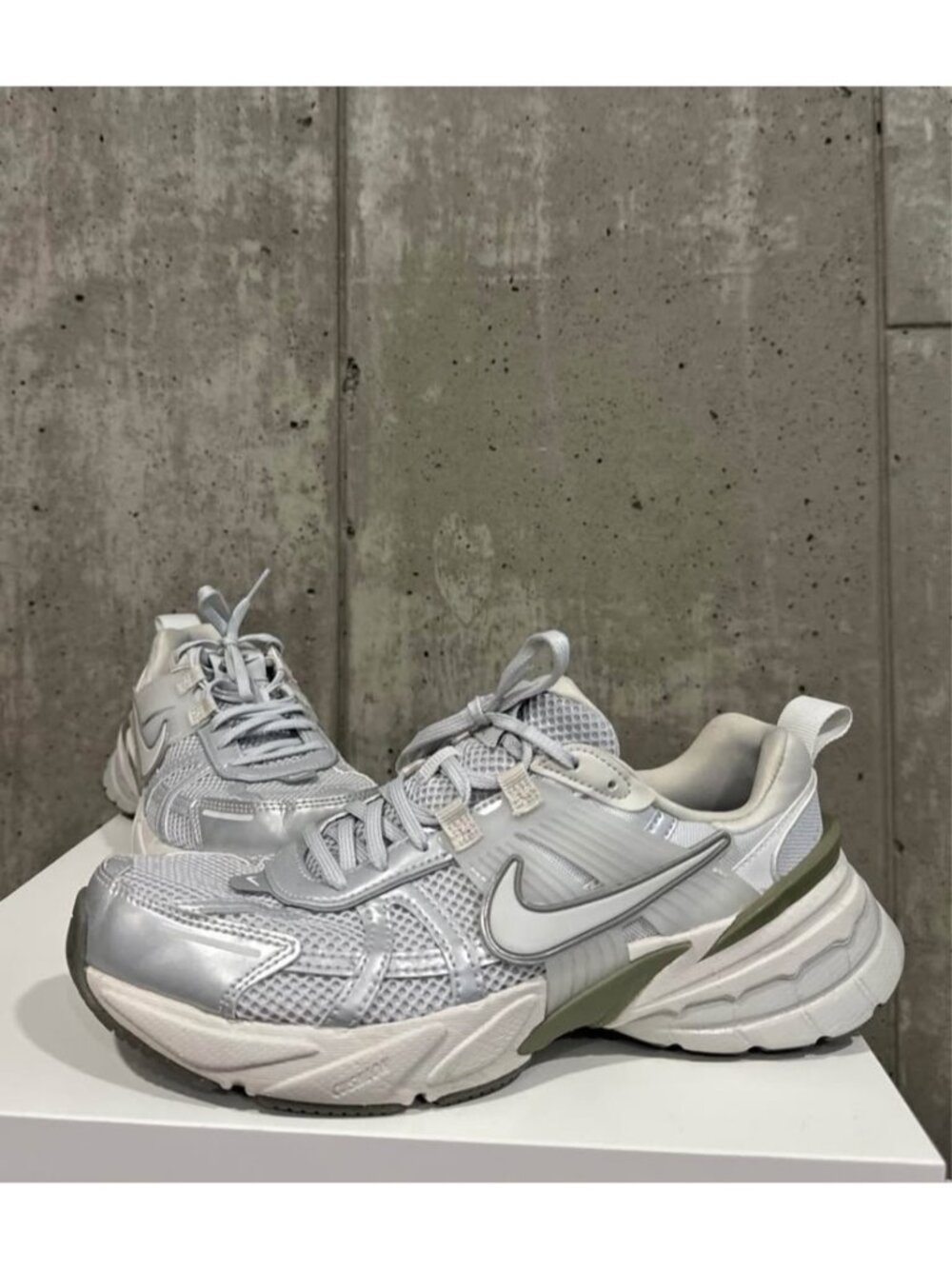 Nike V2K Run Grey Silver Women’s US 9 Good Used Condition